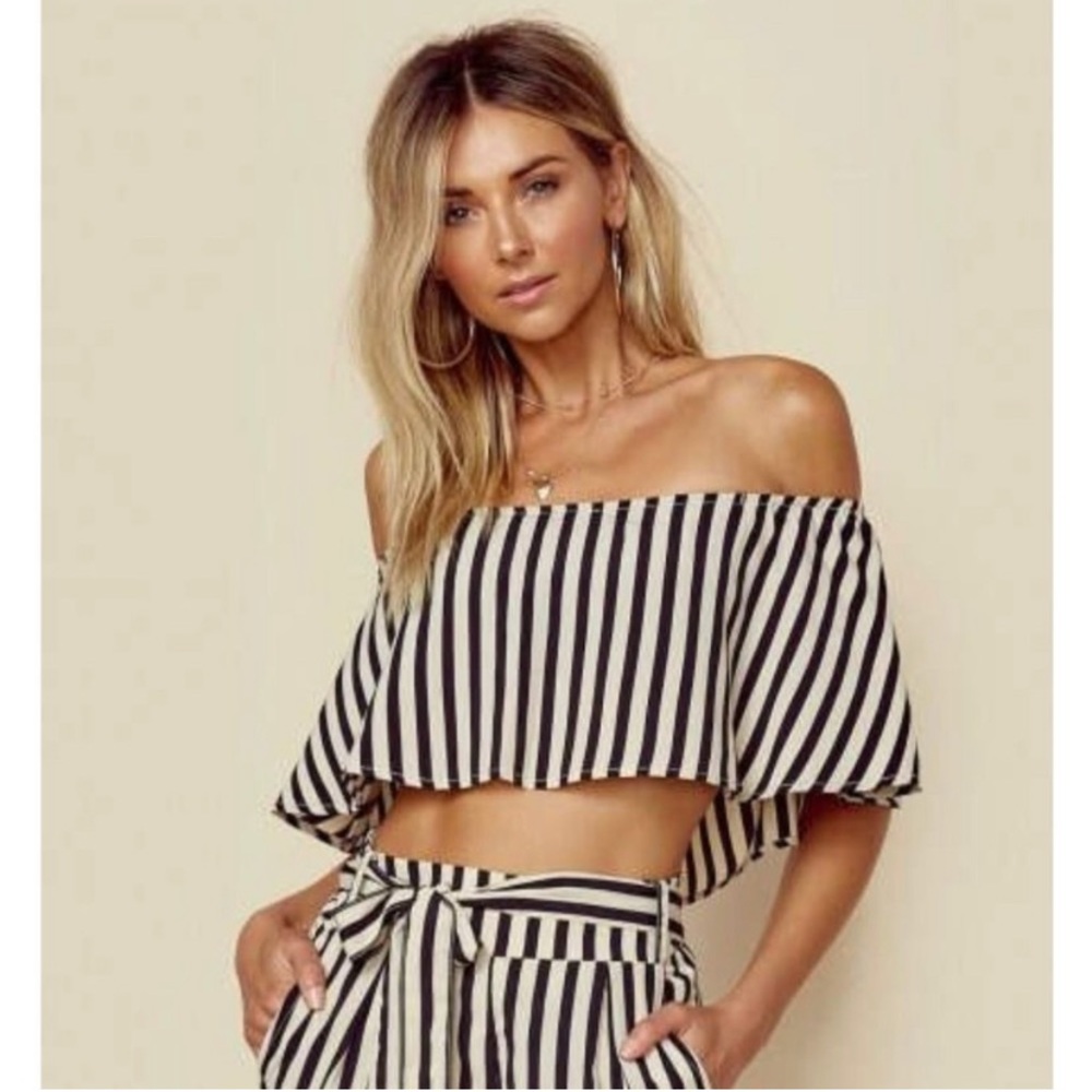 Amuse Society — Total Flirt Off-the-Shoulder Top